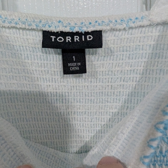 Torrid Cotton Modal Slub Square Neck Smocked Babydoll Tank in Size 1 (14/16) - Picture 5 of 11